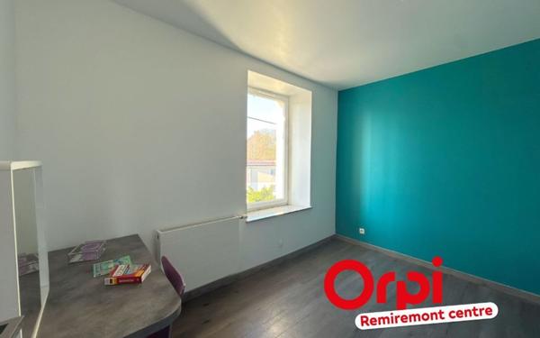 Immeuble à vendre    8 pièces • 162 m2 Saint-Nabord