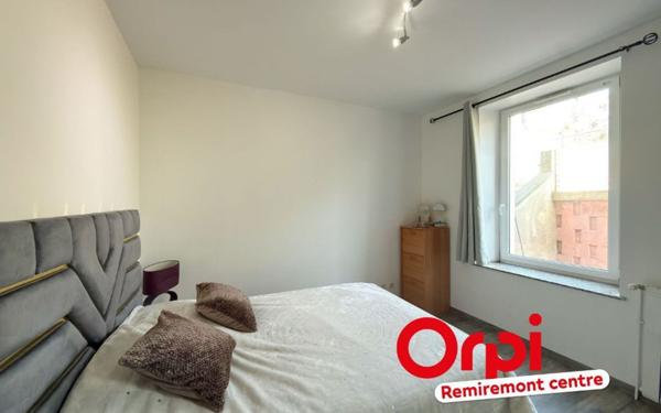 Immeuble à vendre    8 pièces • 162 m2 Saint-Nabord