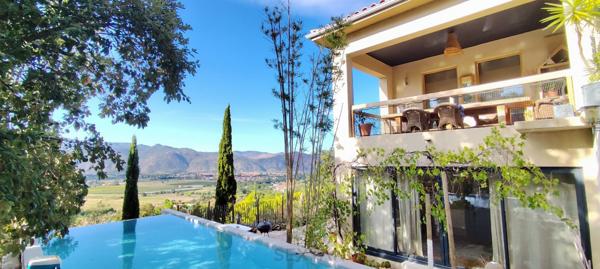 Villa d’architecte 280m²  avec piscine à débordement sur 7 300 m² – Vues panoramiques à 360°
