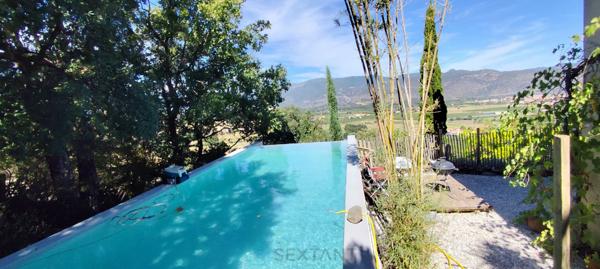 Villa d’architecte 280m²  avec piscine à débordement sur 7 300 m² – Vues panoramiques à 360°