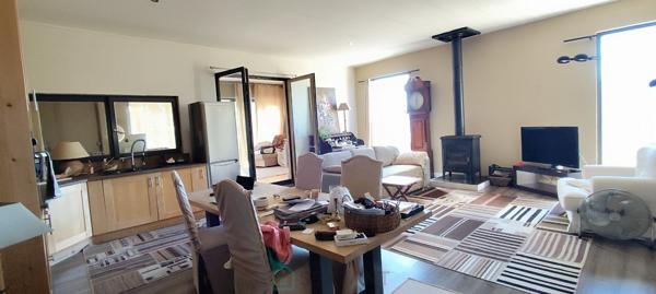Villa d’architecte 280m²  avec piscine à débordement sur 7 300 m² – Vues panoramiques à 360°