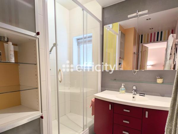 Appartement
         5 pièces
        - 135 m² Exclusivité 998 000 € *