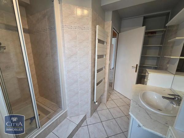 Appartement à louer 3 pièces 71m² Issoire (63500)