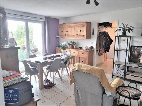 Appartement à louer 4 pièces 74.78m² Dole (39100)