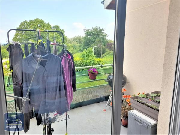 Appartement à louer 4 pièces 74.78m² Dole (39100)