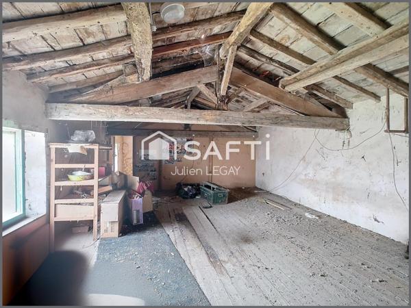 MAISON À RÉNOVER AVEC BEAU POTENTIEL