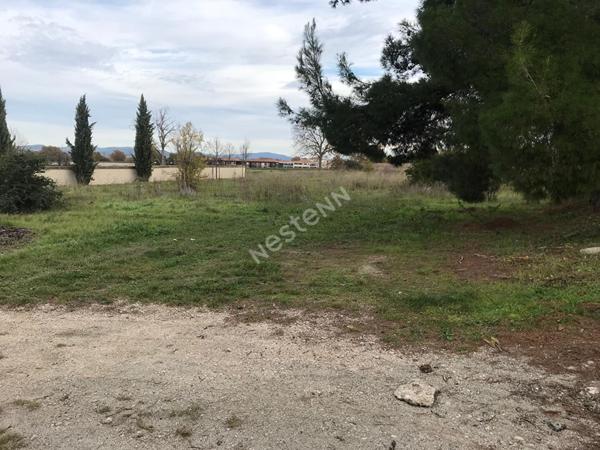 TERRAIN A BÂTIR à Le Puy Sainte Reparade 298,30 m²