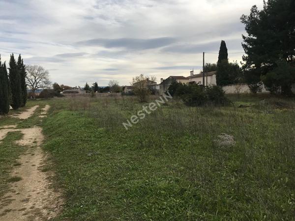 TERRAIN A BÂTIR à Le Puy Sainte Reparade 298,30 m²