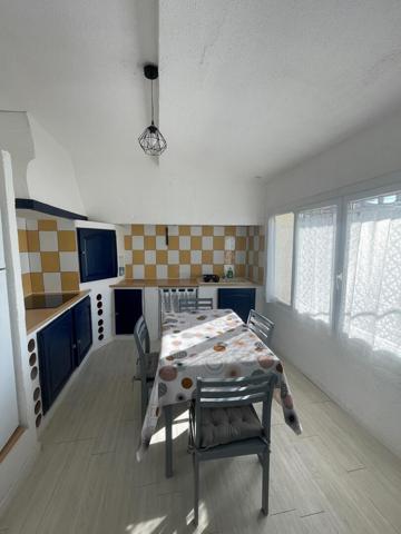 Narbonne proche du canal, Immeuble de rapport comprenant 4 appartements