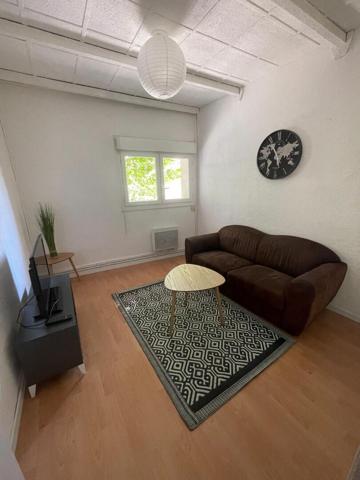 Narbonne proche du canal, Immeuble de rapport comprenant 4 appartements