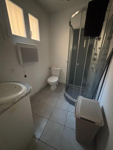 Narbonne proche du canal, Immeuble de rapport comprenant 4 appartements