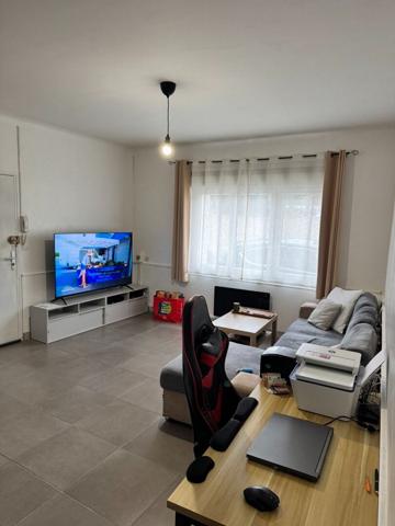 Narbonne proche du canal, Immeuble de rapport comprenant 4 appartements