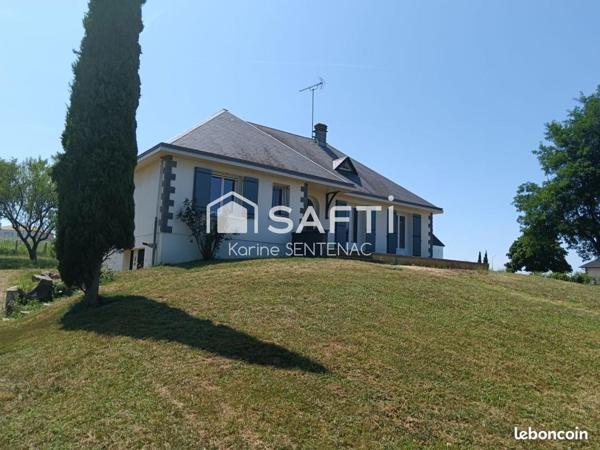 MAISON A COTE DU PONT DE ST JEAN DE THOUARS BEAU PAYSAGE PANORAMIQUE ECOLE COMMERCES PROXIMITE