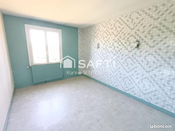 MAISON A COTE DU PONT DE ST JEAN DE THOUARS BEAU PAYSAGE PANORAMIQUE ECOLE COMMERCES PROXIMITE