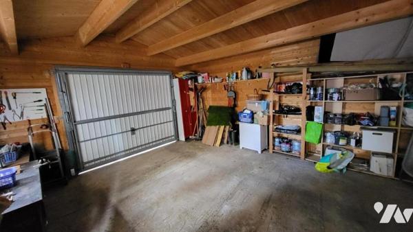VALENTIGNEY, dans une maison appartement quatre pièces avec cave, garage, carport et jardin privatif