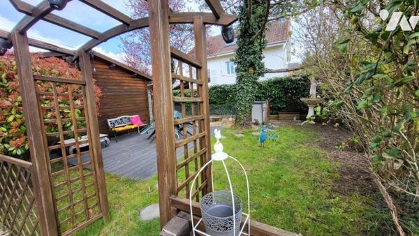 VALENTIGNEY, dans une maison appartement quatre pièces avec cave, garage, carport et jardin privatif