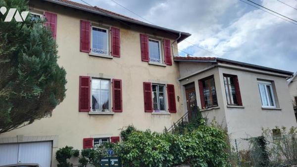 VALENTIGNEY, dans une maison appartement quatre pièces avec cave, garage, carport et jardin privatif