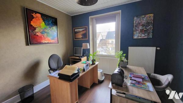 VALENTIGNEY, dans une maison appartement quatre pièces avec cave, garage, carport et jardin privatif