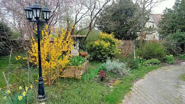 Corps de ferme au grand espace sur vue dégagée.