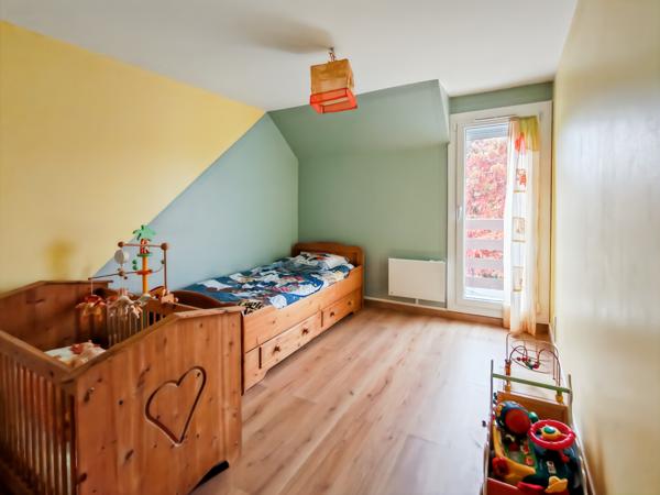 Émerainville (77184) 77184 - EMERAINVILLE - SECTEUR MALNOUE - MAISON 7 PIÈCES - 115m² - ENTIÈREMENT RÉNOVÉE - 5 CHAMBRES DONT 1 SUI