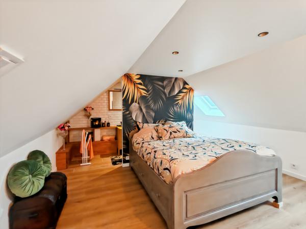 Émerainville (77184) 77184 - EMERAINVILLE - SECTEUR MALNOUE - MAISON 7 PIÈCES - 115m² - ENTIÈREMENT RÉNOVÉE - 5 CHAMBRES DONT 1 SUI