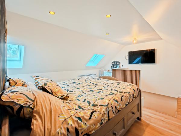 Émerainville (77184) 77184 - EMERAINVILLE - SECTEUR MALNOUE - MAISON 7 PIÈCES - 115m² - ENTIÈREMENT RÉNOVÉE - 5 CHAMBRES DONT 1 SUI