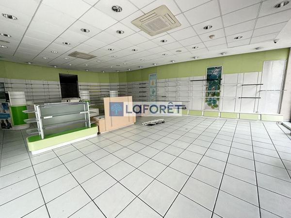 Location local commercial Saint-Dizier - 219 m² - 2 535 €/mois
