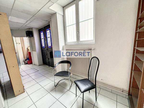 Location local commercial Saint-Dizier - 219 m² - 2 535 €/mois