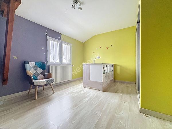 Maison familiale à vendre au Marillais - 4 chambres, garage et grand jardin.