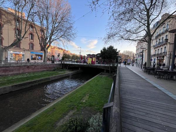 Magnifique appartement de type studio/T1 de 52.10 m2 CARREZ  secteur quai vauban secteur très prisé