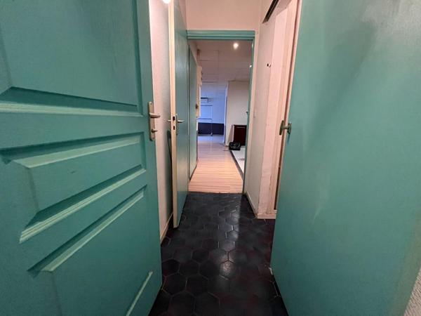 Magnifique appartement de type studio/T1 de 52.10 m2 CARREZ  secteur quai vauban secteur très prisé