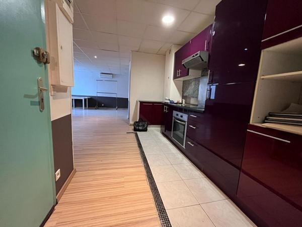 Magnifique appartement de type studio/T1 de 52.10 m2 CARREZ  secteur quai vauban secteur très prisé