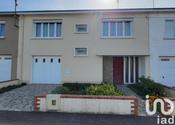 Maison traditionnelle 5 pièces de 93 m² à LE PUY-SAINT-BONNET (49300)
