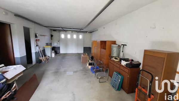 Maison traditionnelle 5 pièces de 93 m² à LE PUY-SAINT-BONNET (49300)