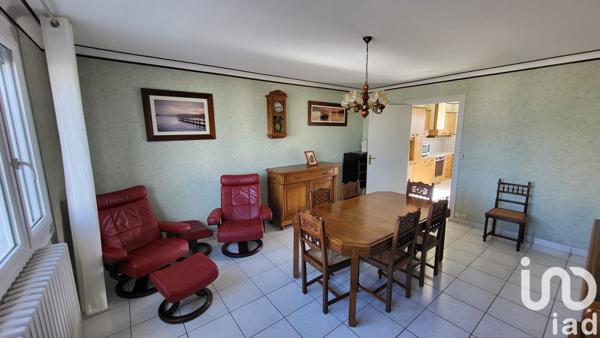 Maison traditionnelle 5 pièces de 93 m² à LE PUY-SAINT-BONNET (49300)