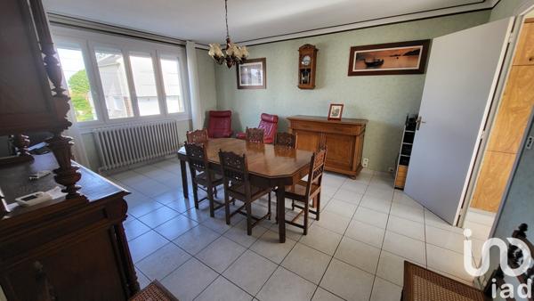 Maison traditionnelle 5 pièces de 93 m² à LE PUY-SAINT-BONNET (49300)