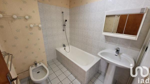 Maison traditionnelle 5 pièces de 93 m² à LE PUY-SAINT-BONNET (49300)