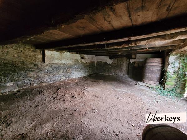 MAISON EN PIERRE A RENOVER