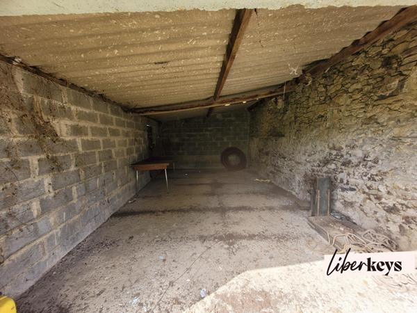 MAISON EN PIERRE A RENOVER