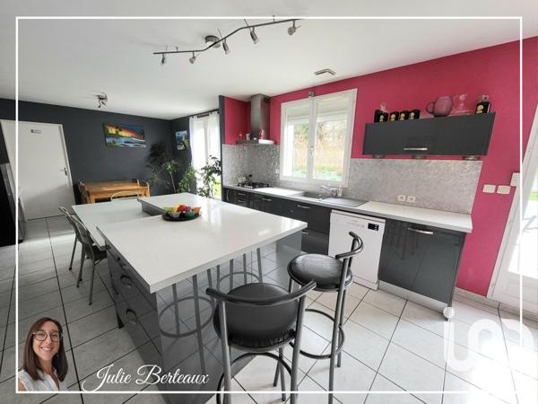 Maison 5 pièces de 165 m² à Saint-Just-Saint-Rambert (42170)