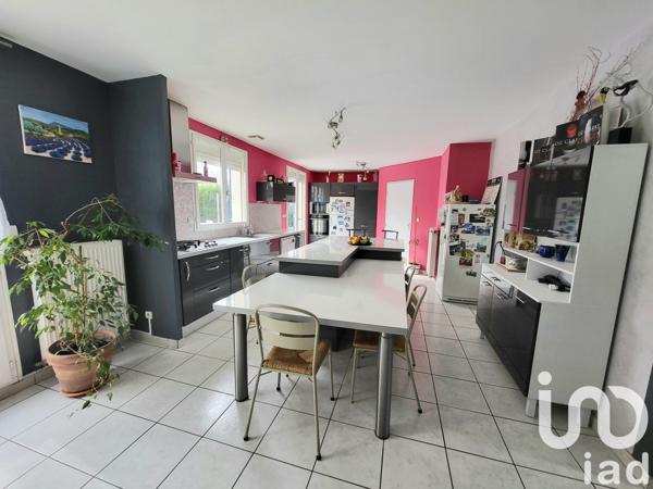 Maison 5 pièces de 165 m² à Saint-Just-Saint-Rambert (42170)