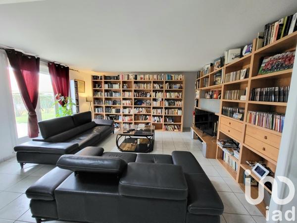 Maison 5 pièces de 165 m² à Saint-Just-Saint-Rambert (42170)