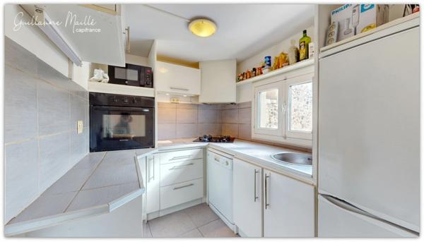 Maison à vendre 130m² 4 pièces avec terrasse, grand garage et grenier aménageable à FONTES (34320)