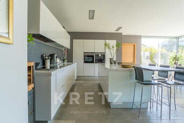 Prestigieuse villa d'architecte en bord de mer