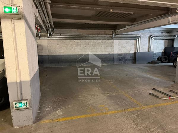 Emplacement de parking de 16m²