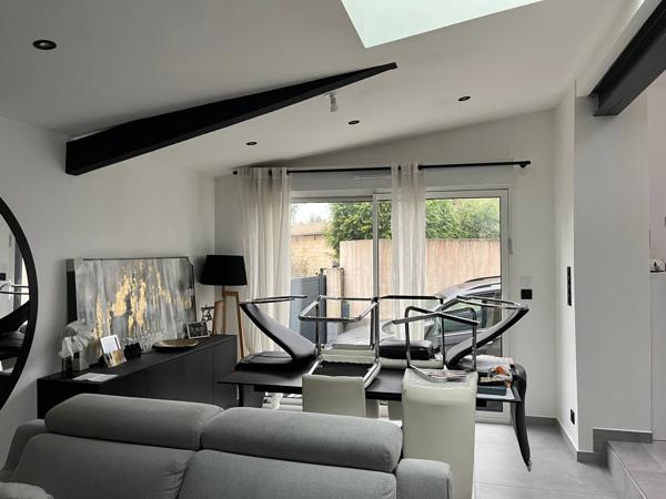 Maison en pierres rénovée 5 pièces LES BILLAUX 120 m²