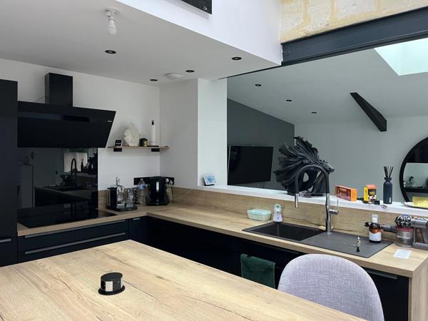 Maison en pierres rénovée 5 pièces LES BILLAUX 120 m²