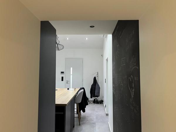 Maison en pierres rénovée 5 pièces LES BILLAUX 120 m²