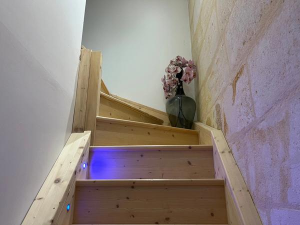 Maison en pierres rénovée 5 pièces LES BILLAUX 120 m²