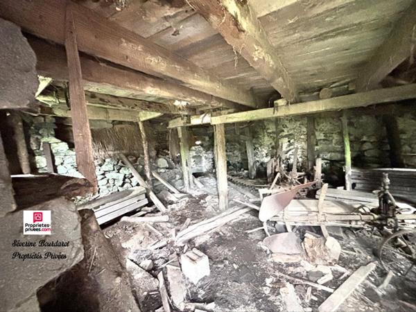 Ancien moulin à vendre à rénover entre Gelles et Mazaye de plus de 85m²